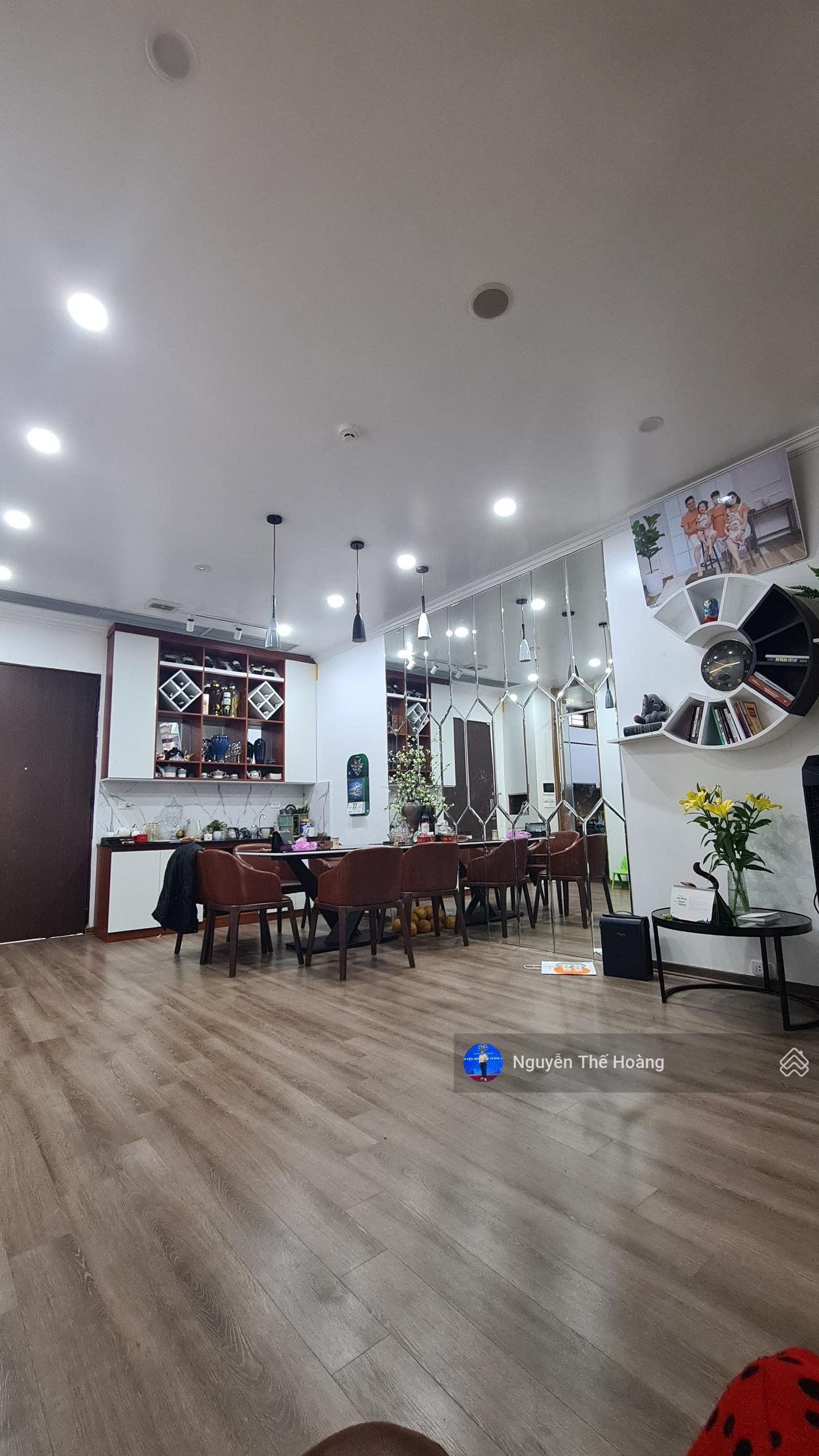Giá thật, Bán CH 3N - 2WC, 132m2 tòa Royal City. Tầng trung BC Bắc thoáng, Full đồ Phù hợp lâu dài