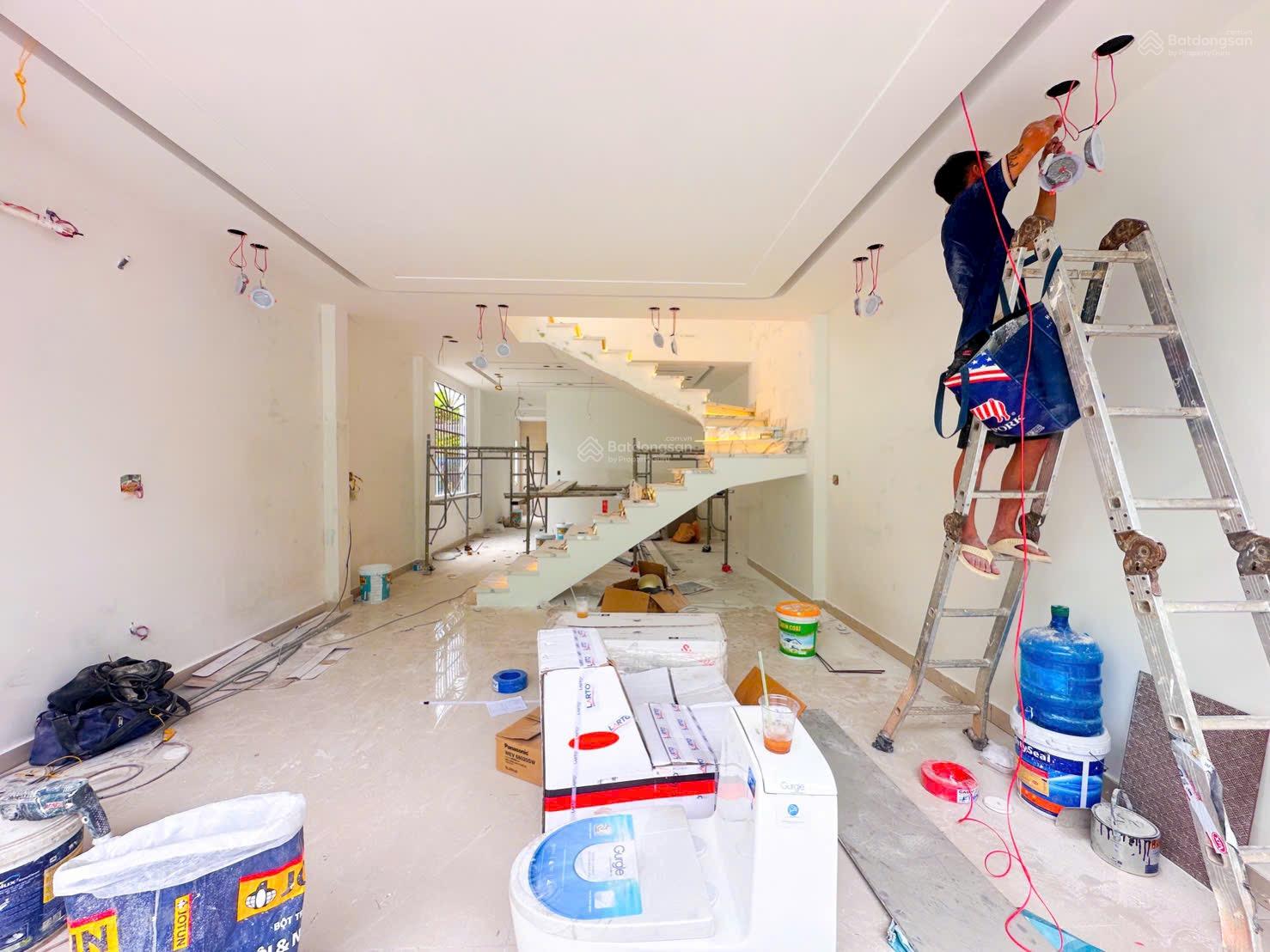 Góc 2 MT hẻm 1716 Huỳnh Tấn Phát siêu phẩm