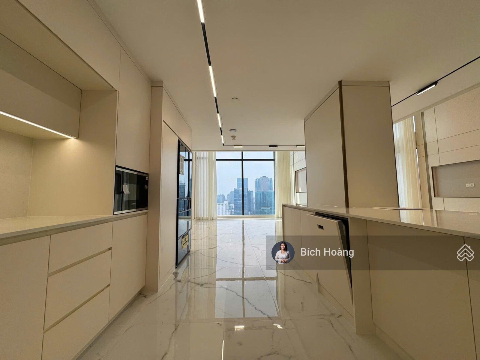 * The Opera: Cho thuê căn hộ loft 3PN, view sông trực diện, tầng cao, có thang riêng