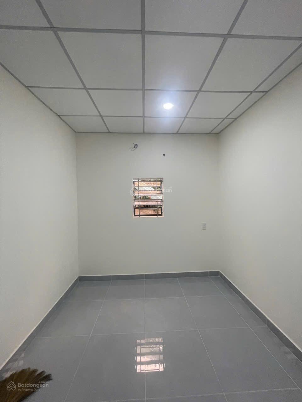 7.5 triệu/tháng - Nhà mới xây sạch sẽ 2 phòng ngủ 2wc Nguyễn Duy Trinh cạnh chợ Long Trường