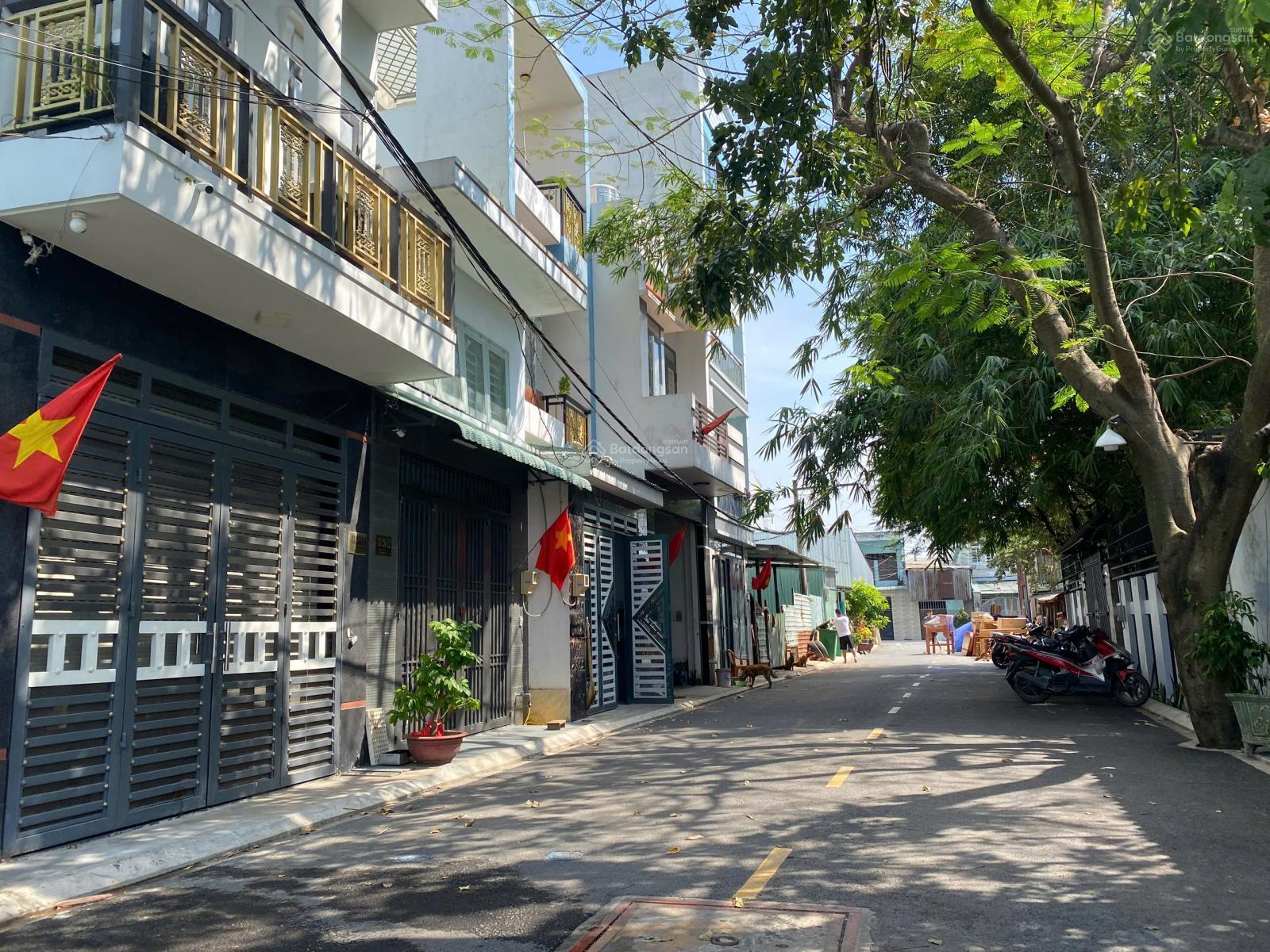 Bán nhà 1 trệt 2 lầu đường Trần Thị Năm gần Dương Thị Mười. DT : 4m x 19m. HXH 7m giá 6.5 tỷ