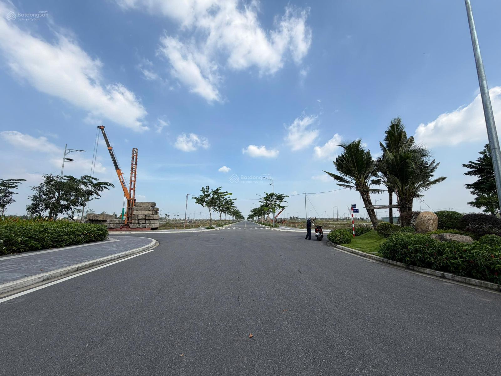 Suất nội bộ nền cặp nền 90m2 đối diện công viên đường 20m, sổ hồng riêng, sang tên công chứng ngay Suất nội bộ nền cặp nền 90m2 đối diện công viên đường 20m, sổ hồng riêng, sang tên công chứng ngay