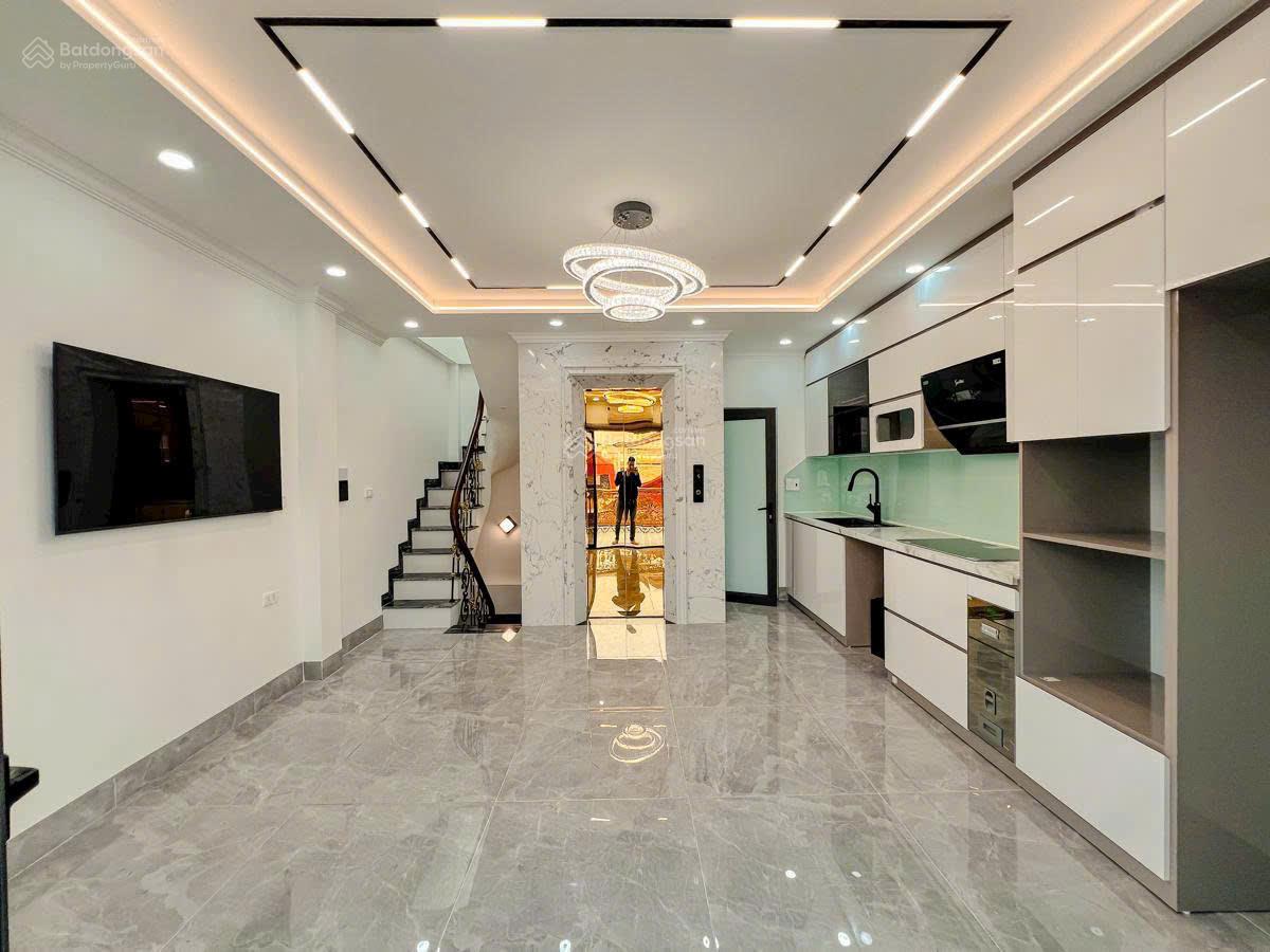 13.9 TỶ CÓ NHÀ ĐẸP Ở NGAY - TRUNG TÂM HAI BÀ - 42M x 6 TẦNG x MT:4,5M - VỊ TRÍ ĐẸP - THANG MÁY 13.9 TỶ CÓ NHÀ ĐẸP Ở NGAY - TRUNG TÂM HAI BÀ - 42M x 6 TẦNG x MT:4,5M - VỊ TRÍ ĐẸP - THANG MÁY