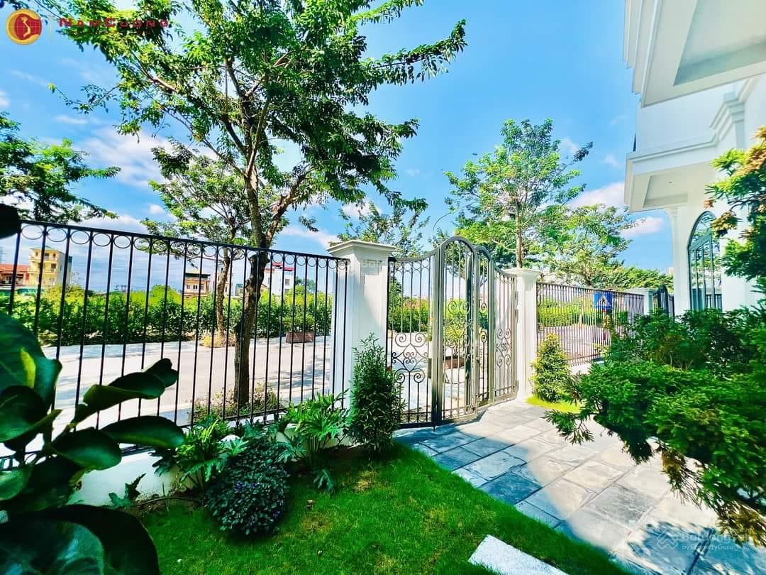 Biệt thự Solasta Mansion 170m2 hướng Đông Nam giá 29.5 tỷ