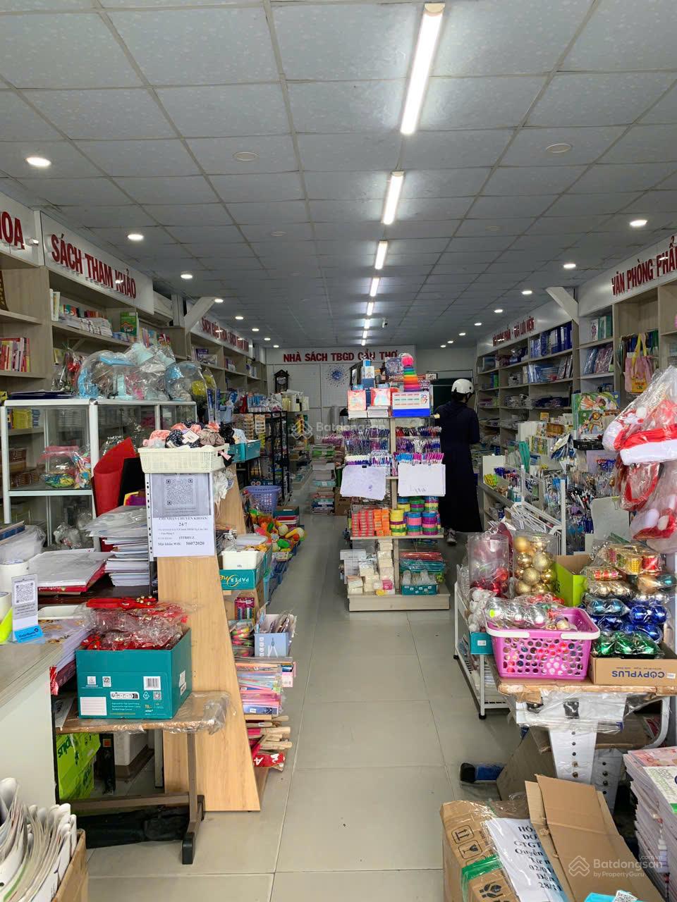 Cho thuê nhà trệt mặt tiền đường Nguyễn Văn Cừ đối diện đại học Kỹ Thuật Công Nghệ Cần Thơ