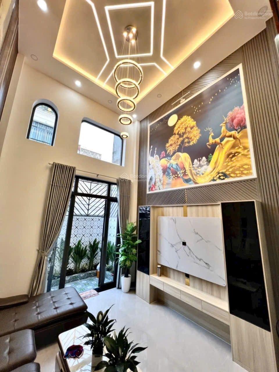 Nhà Xây Mới 100%!phun nội thất dt 4x17.5 nhà đúc 5 tấm 1/ Lô Tư hẻm 6m trước sau 5pn 6wc