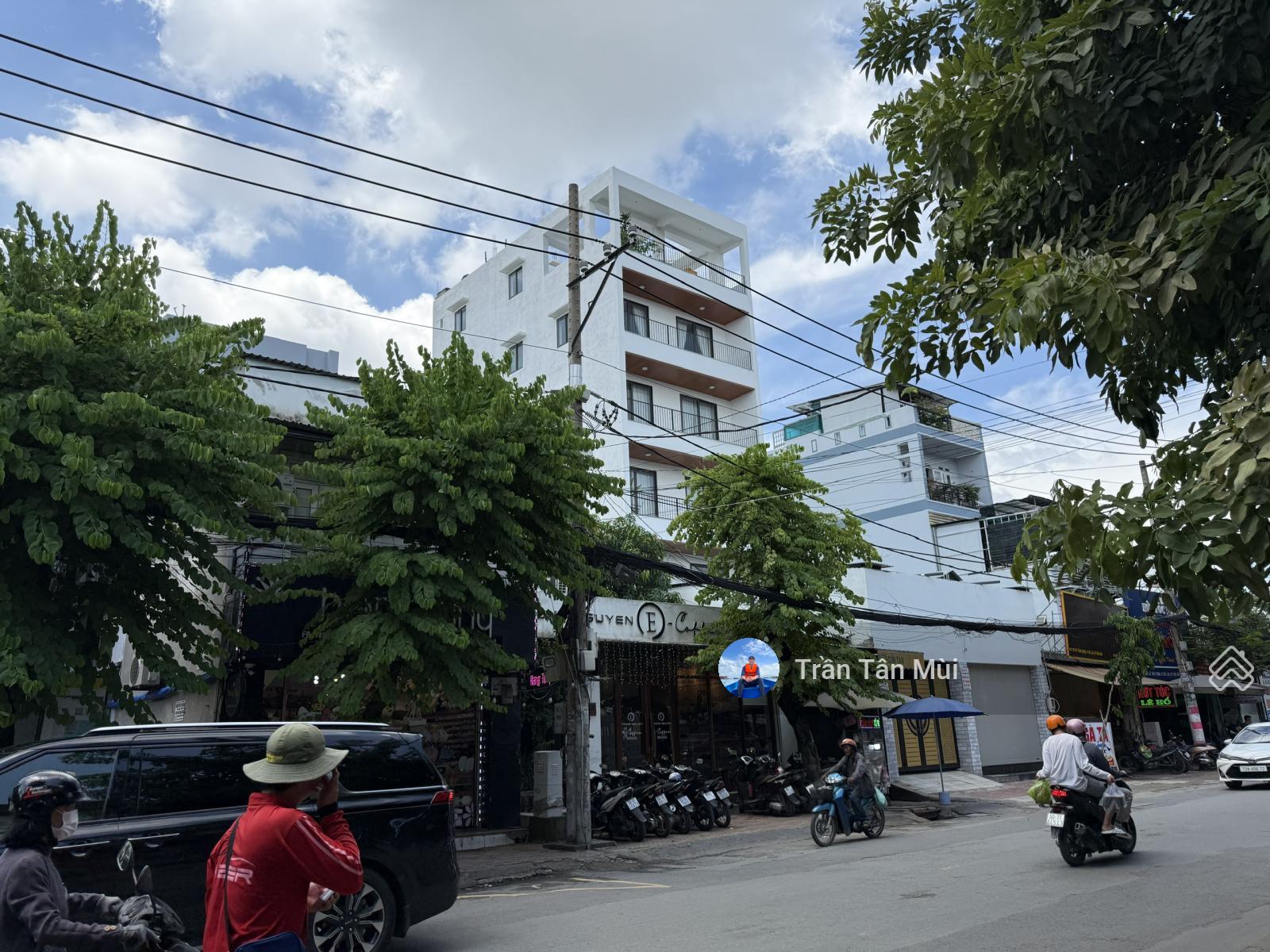 Bán đất góc 2 mặt tiền đường Lê Văn Thịnh, đoạn gần Nguyễn Duy Trinh, 7,2x34m 245m2 QHXD hầm 6 tầng