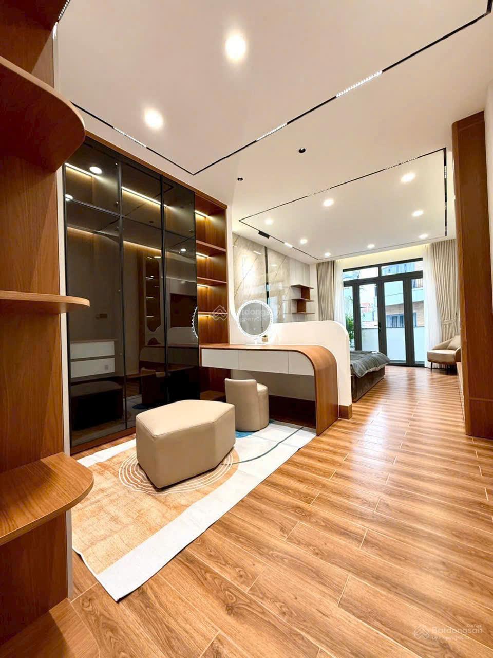 Siêu phẩm nhà phố hiện đại ngay Cách Mạng Tháng 8. Thang máy 450kg, 6 tầng, nhà xây mới Siêu phẩm nhà phố hiện đại ngay Cách Mạng Tháng 8. Thang máy 450kg, 6 tầng, nhà xây mới