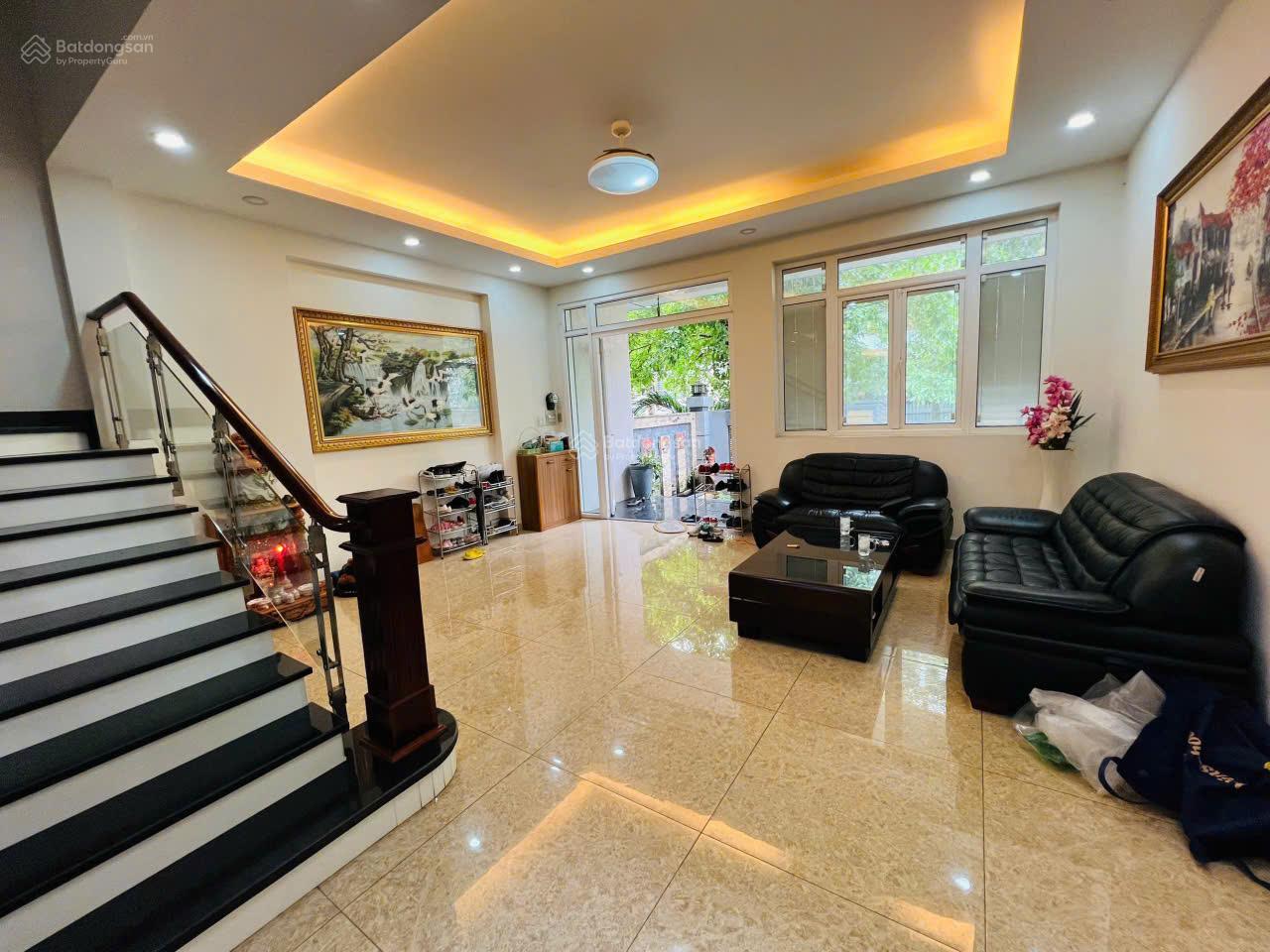 Bán gấp nhà HXH Cộng Hòa, phường 13, Tân Bình, ngay nhà ga T3 DT: 5,5x18m, 4 tầng, giá 12,5 tỷ