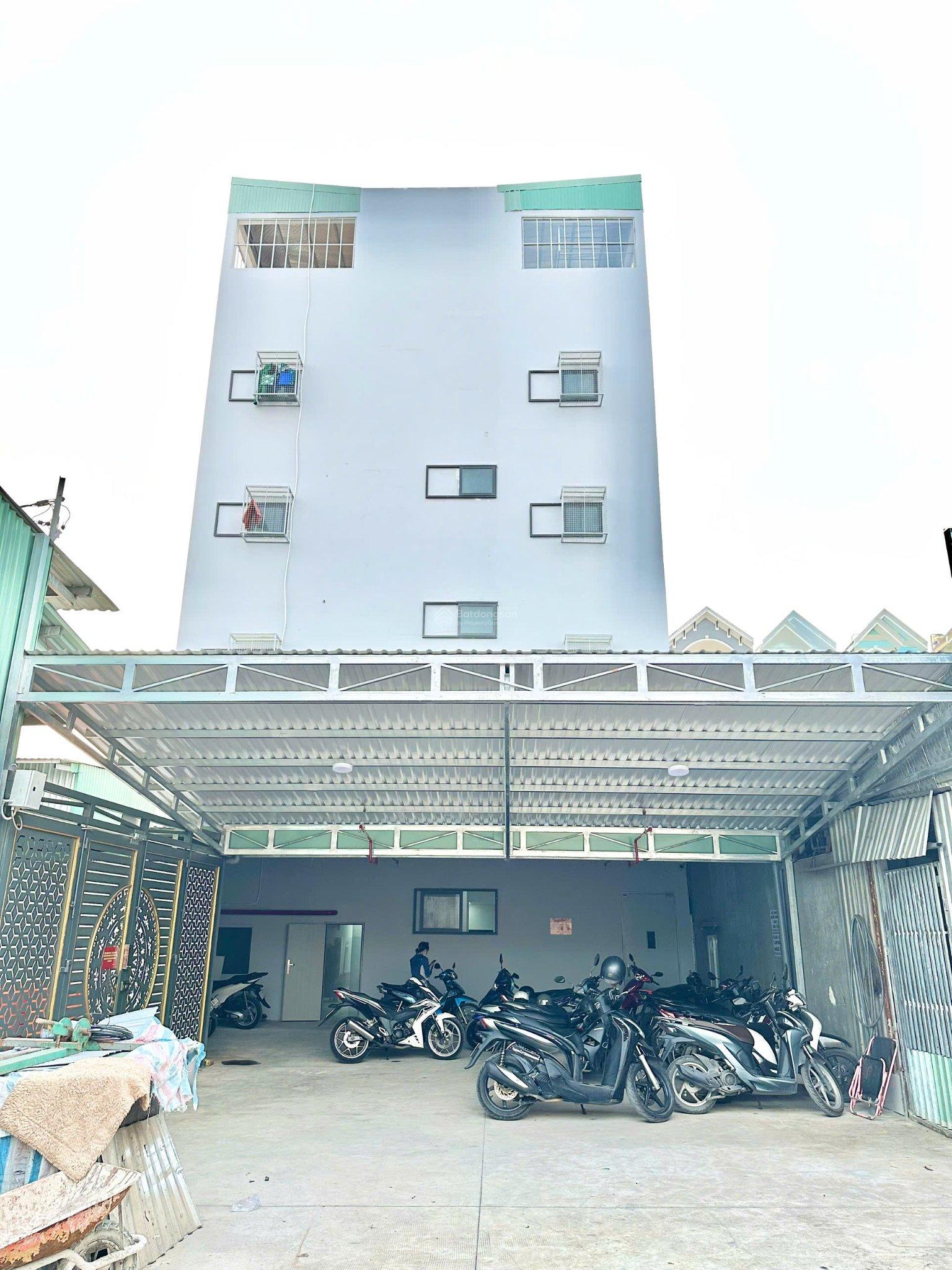 Bán tòa CHDV 55P, dòng tiền 220tr, vị trí liên khu 4-5 giáp chợ Bình Thạnh sầm uất, giá 26,8 tỷ