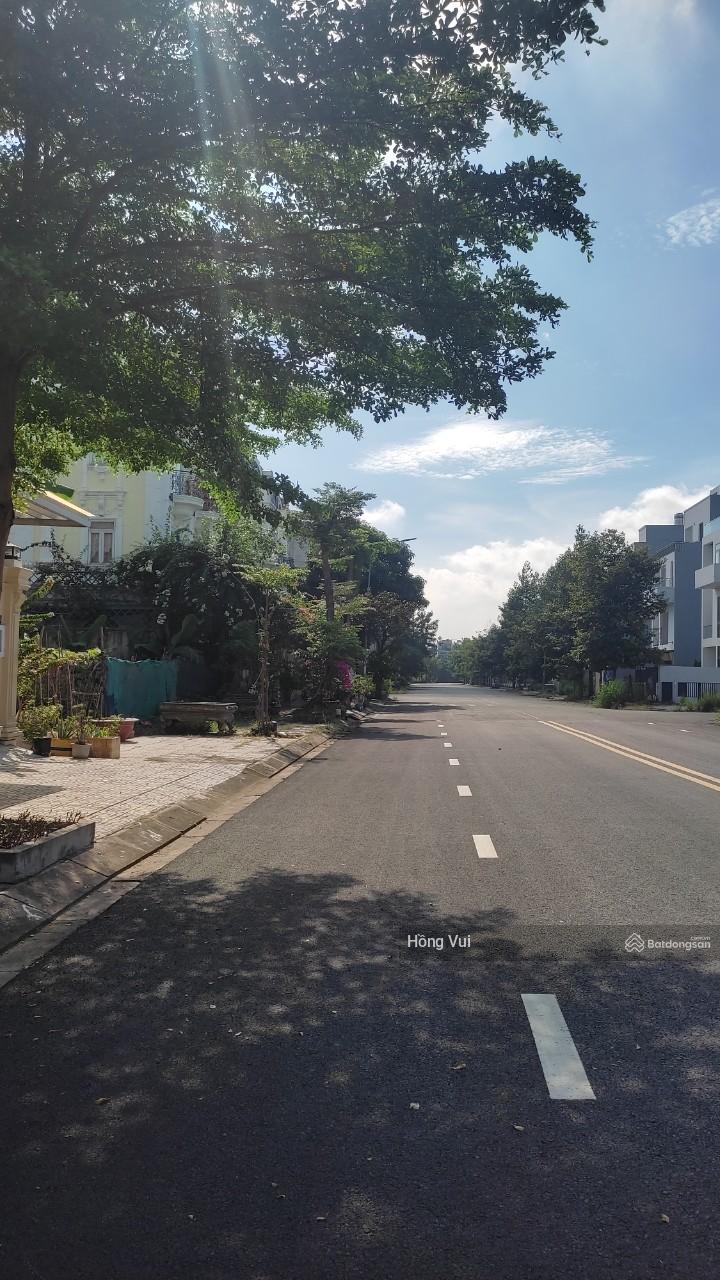 Chính chủ gửi bán đất Cát Lái 7x 20m, hướng Đông Nam giá 65tr/m2. LH 0938 821 ***