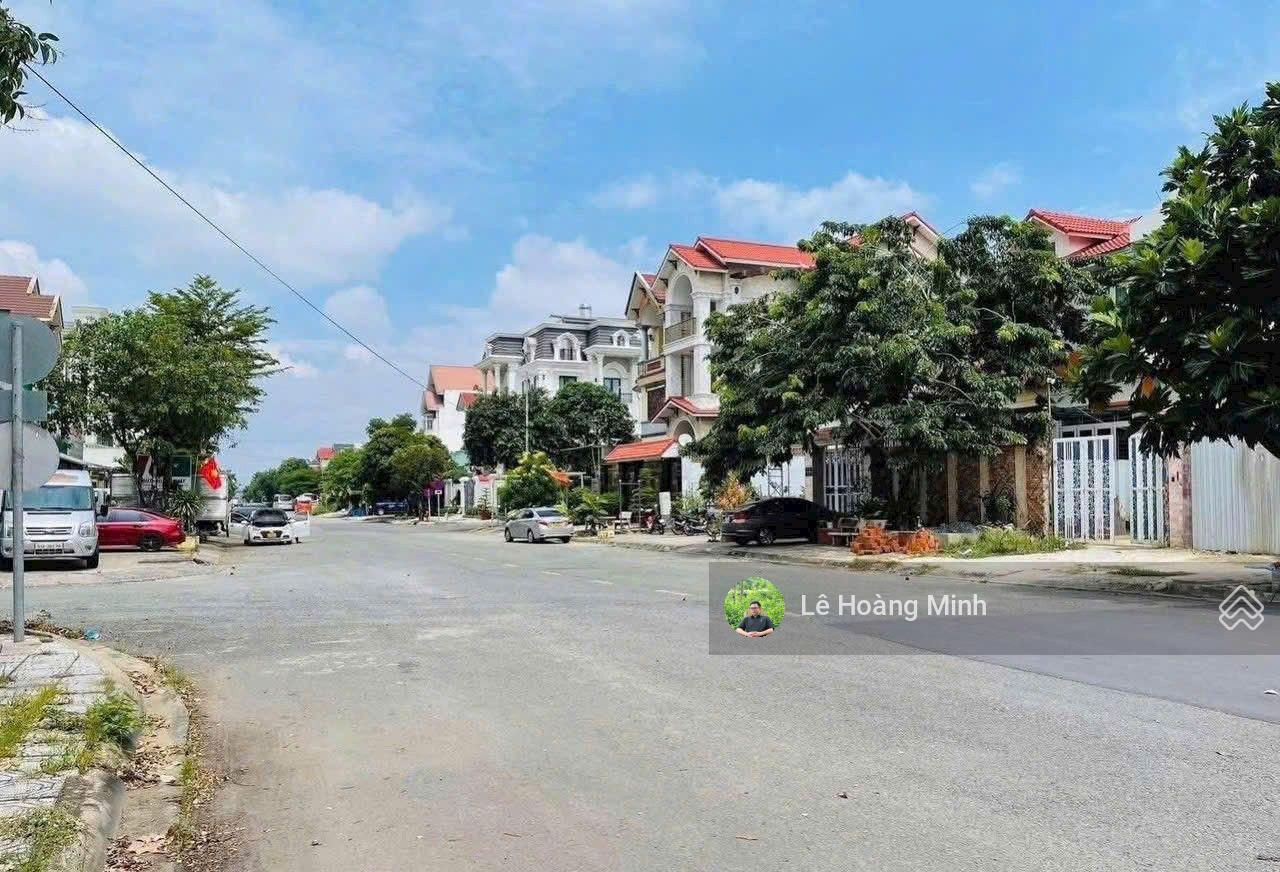 Bán đất có xưởng 10m x 30m. Trục Chính Đường 30m Khu Biệt Thự Phú Nhuận Bán đất có xưởng 10m x 30m. Trục Chính Đường 30m Khu Biệt Thự Phú Nhuận