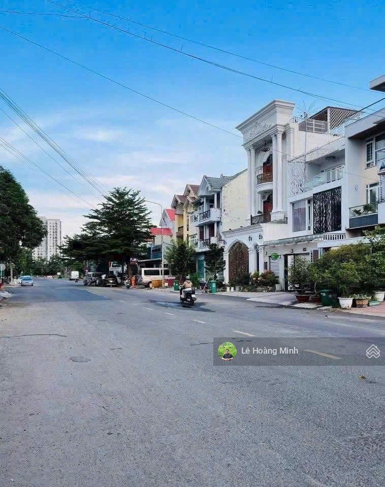 Bán đất có xưởng 10m x 30m. Trục Chính Đường 30m Khu Biệt Thự Phú Nhuận Bán đất có xưởng 10m x 30m. Trục Chính Đường 30m Khu Biệt Thự Phú Nhuận