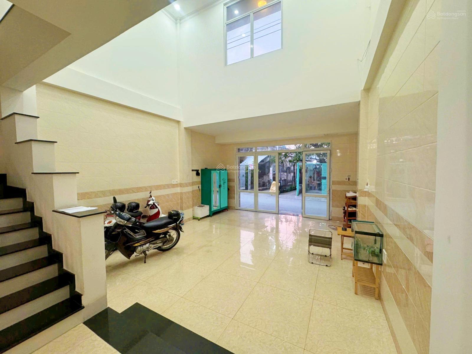 CHÍNH CHỦ BÁN NHÀ 3 LẦU KẾT CẤU CHẮC CHẮN, GẦN TRUNG TÂM, THUẬN TIỆN KINH DOANH, CÁCH QL13 200M, TĐ