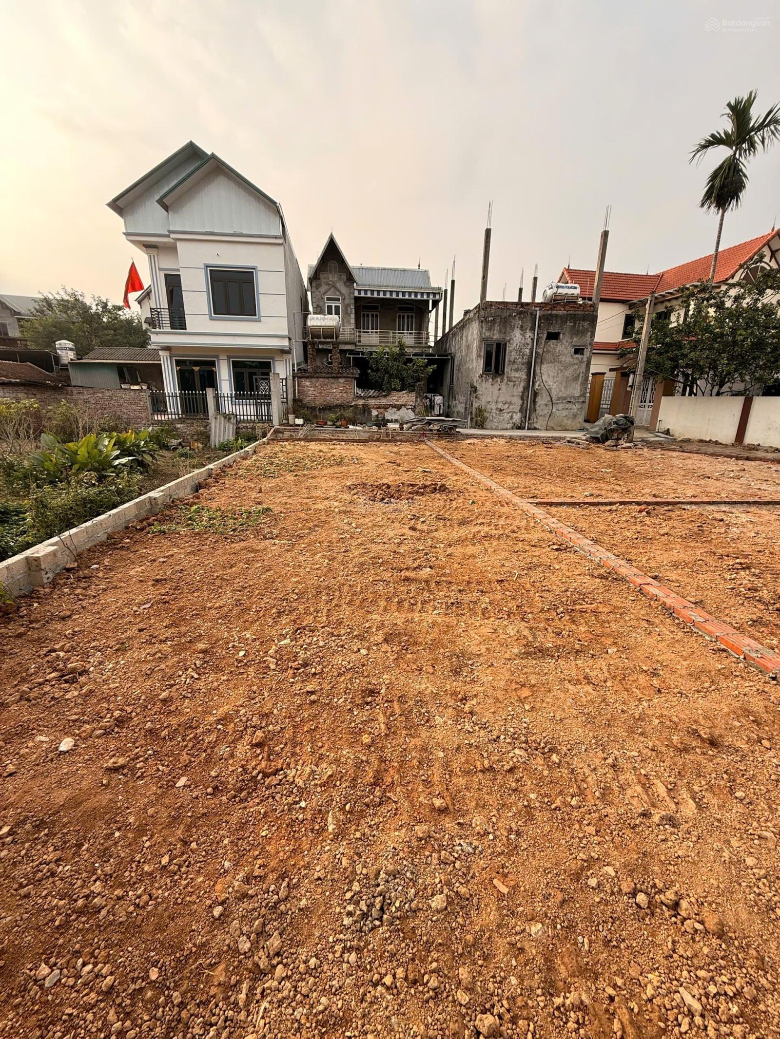 Loanh quanh 2 tỉ có ngay lô đất 91m2 full thổ cư tại Đông Phương Yên, Chương Mỹ, Hà Nội.