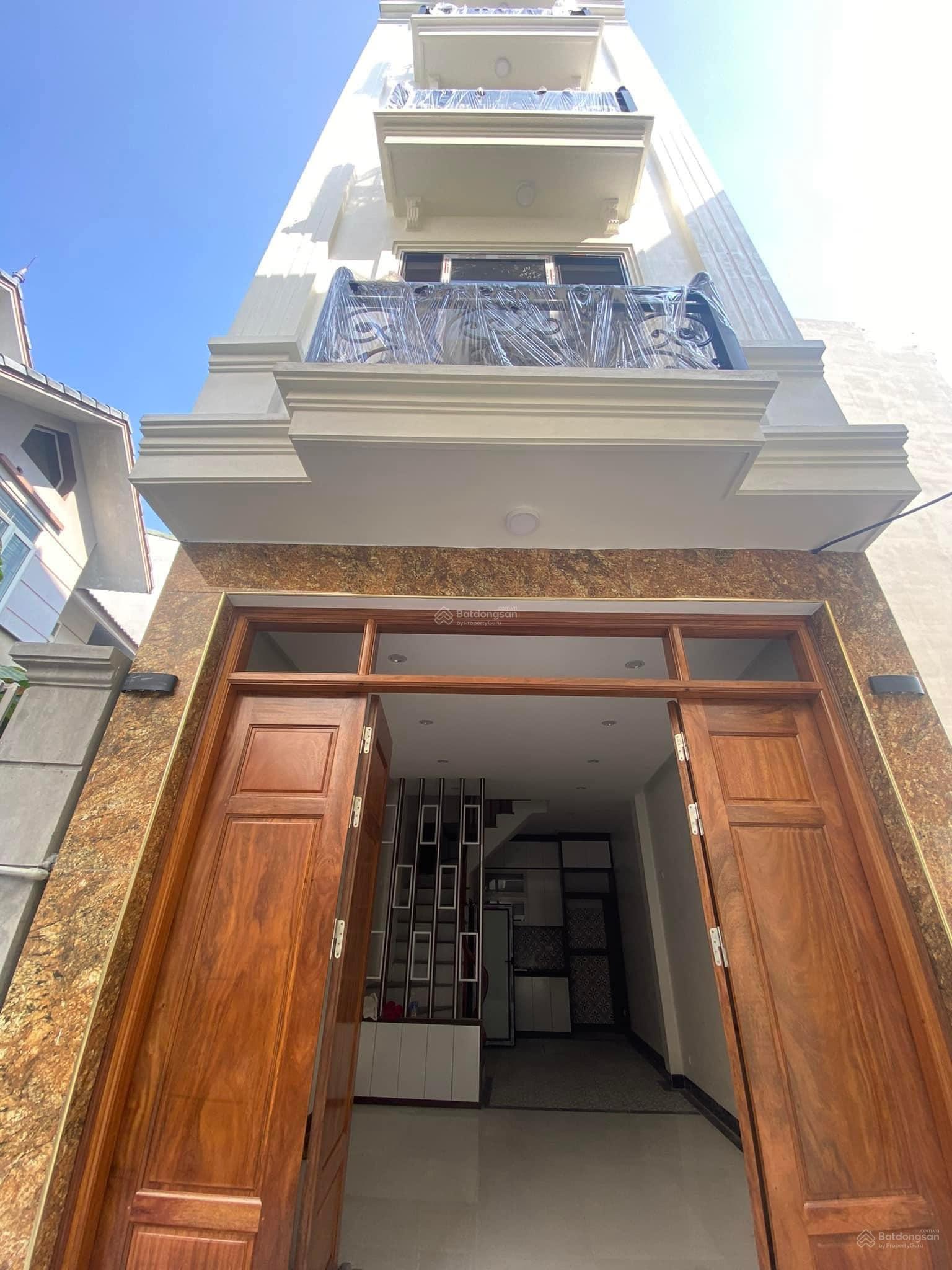 Nhà tổ 10 Yên Nghĩa-Cách 20m ra trục chính kinh doanh.Xây 4,5 tầng-CĂn này đẹp nhất trong tầm tiền