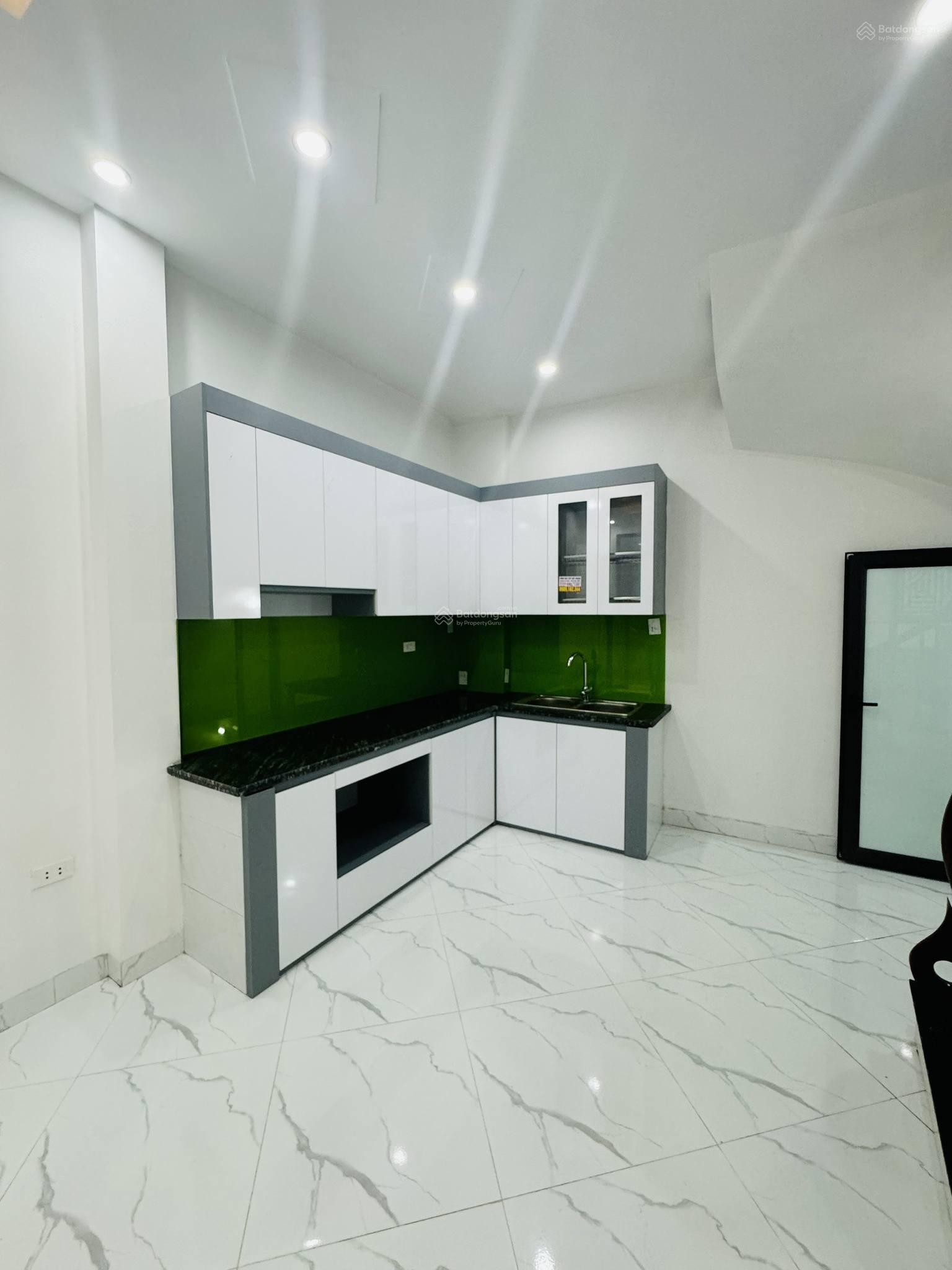 Nhà tổ 10 Yên Nghĩa-Cách 20m ra trục chính kinh doanh.Xây 4,5 tầng-CĂn này đẹp nhất trong tầm tiền