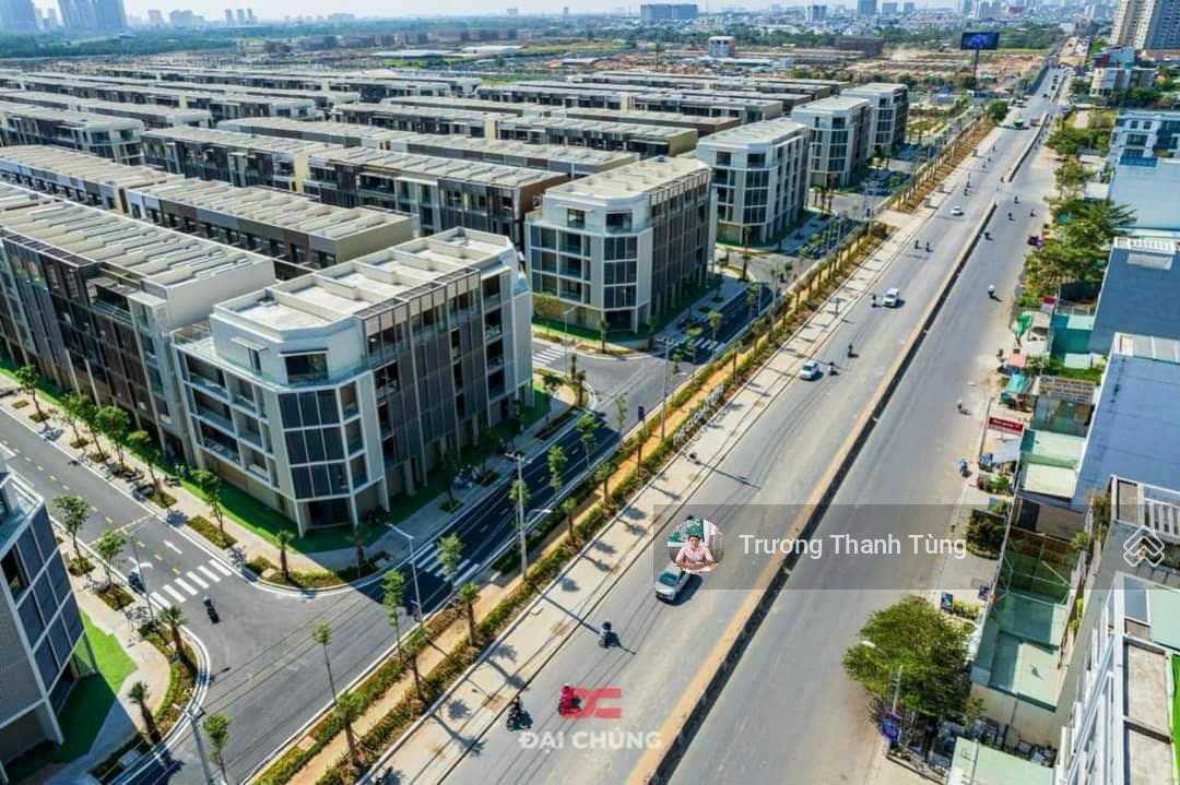 Bán đất mặt tiền đường Đỗ Xuân Hợp đối diện Global City. Sổ hồng riêng. Giá 300tr/m2