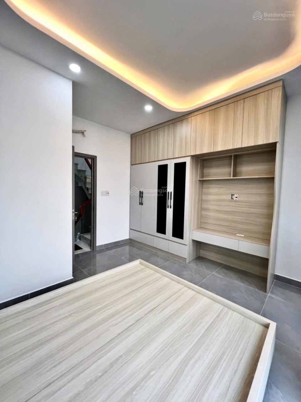 Nhà mới 5 Tầng có Thang Máy 450kg FULl nội thất, 4x17.5m, đúc 4.5 tấm, Giá 8.5 tỷ TL. Nhà mới 5 Tầng có Thang Máy 450kg FULl nội thất, 4x17.5m, đúc 4.5 tấm, Giá 8.5 tỷ TL.