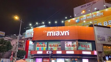 Góc 2 mặt tiền ngang 8m - vị trí vàng vòng xoay Phù Đổng - số 326 Lý Tự Trọng, Quận 1