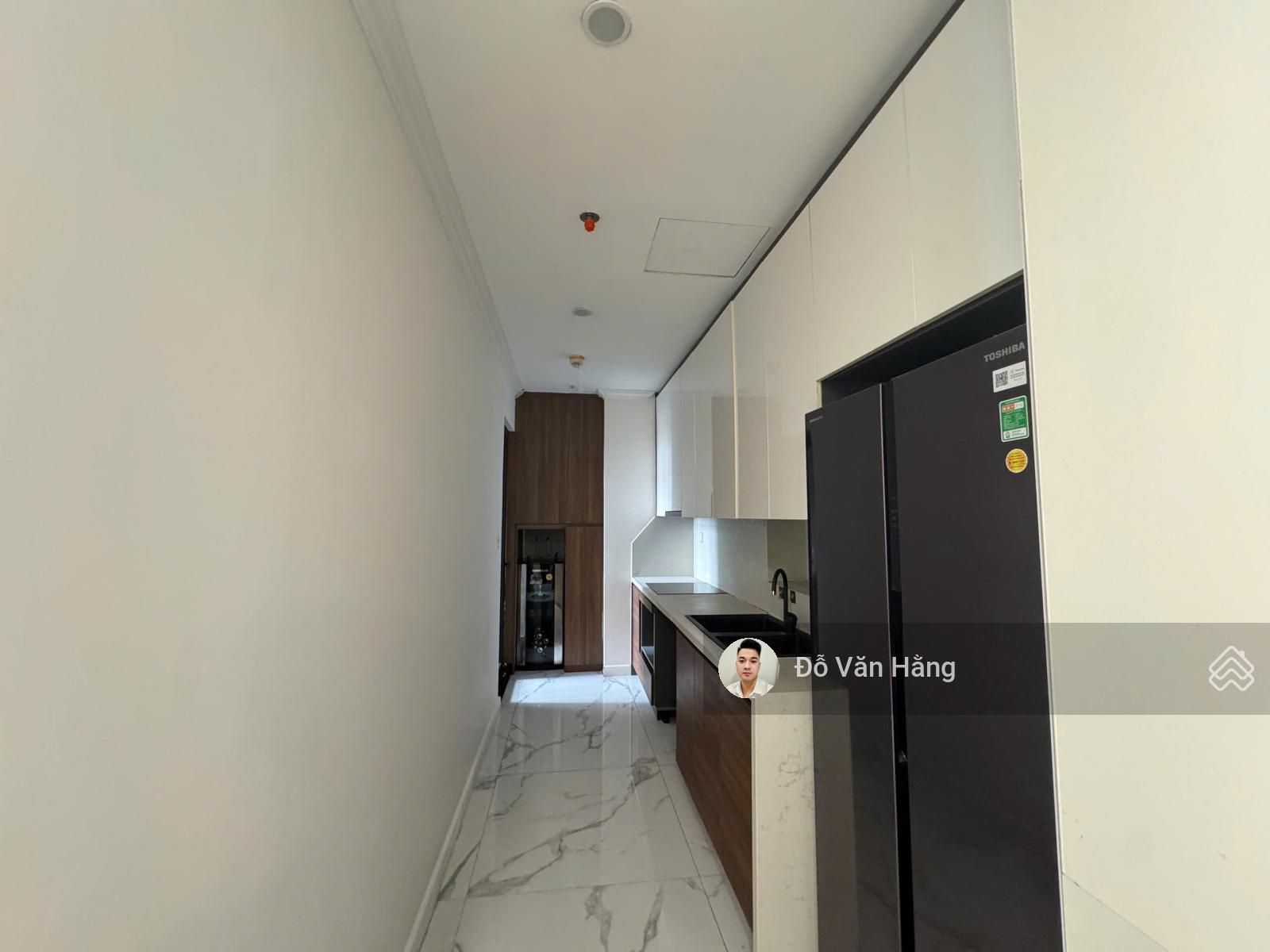 Cho thuê 3 phòng ngủ full đồ 90m2 Sunshine City. Giá 20 triệu, vào ở được ngay Cho thuê 3 phòng ngủ full đồ 90m2 Sunshine City. Giá 20 triệu, vào ở được ngay