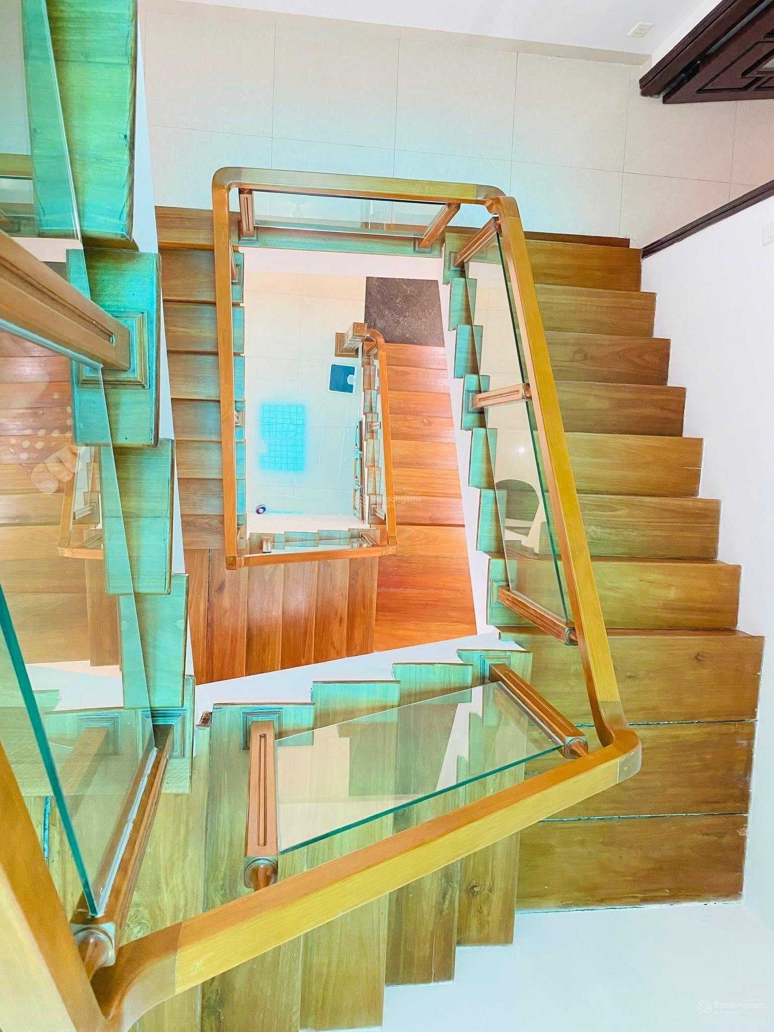 Nhà 4 tầng mặt tiền đường Lê Lai , Khu vực Vip của Trung Tâm Đà Nẵng ( Phường Thạch Thang,