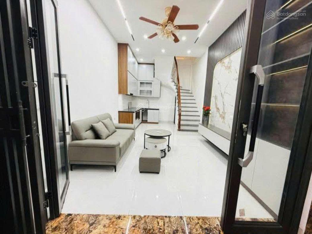 Bán gấp căn nhà Đê La Thành Đống Đa 32m2;5 tầng; mặt 4m 3 PN; 7,76 tỷ.Nhà trung tâm, nhà đẹp,nt đẹp Bán gấp căn nhà Đê La Thành Đống Đa 32m2;5 tầng; mặt 4m 3 PN; 7,76 tỷ.Nhà trung tâm, nhà đẹp,nt đẹp