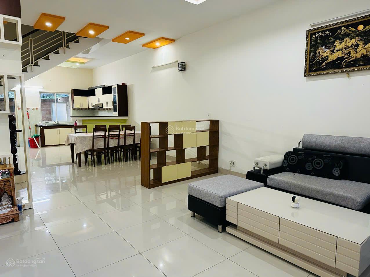 Chủ kẹt tiền cần bán Biệt thự 150m2 giá chỉ 6.25 tỷ tại Oasis kế Siêu thị Aeon Mall Bình Dương