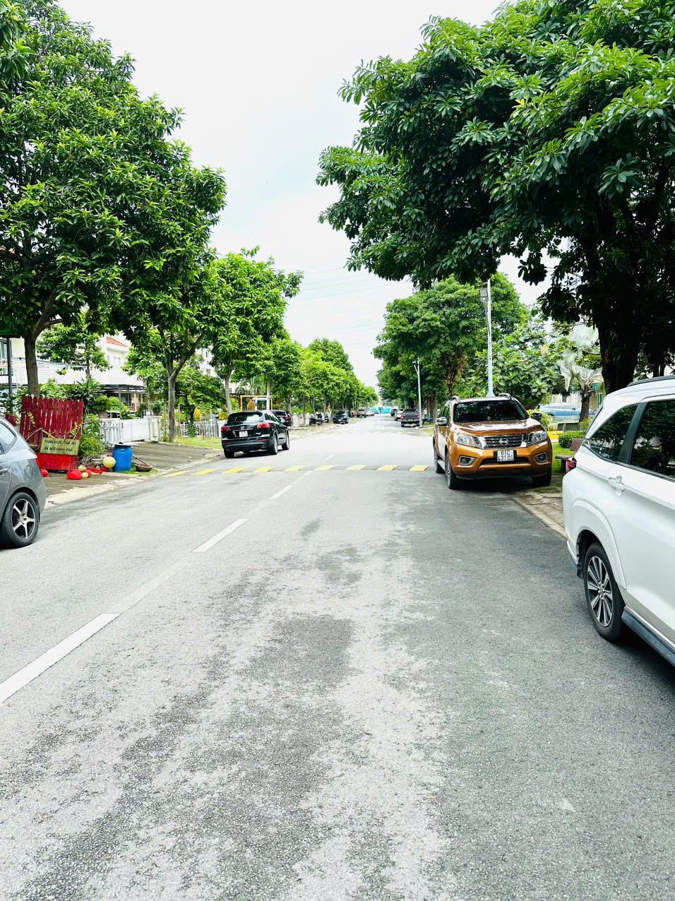 Chủ kẹt tiền cần bán Biệt thự 150m2 giá chỉ 6.25 tỷ tại Oasis kế Siêu thị Aeon Mall Bình Dương