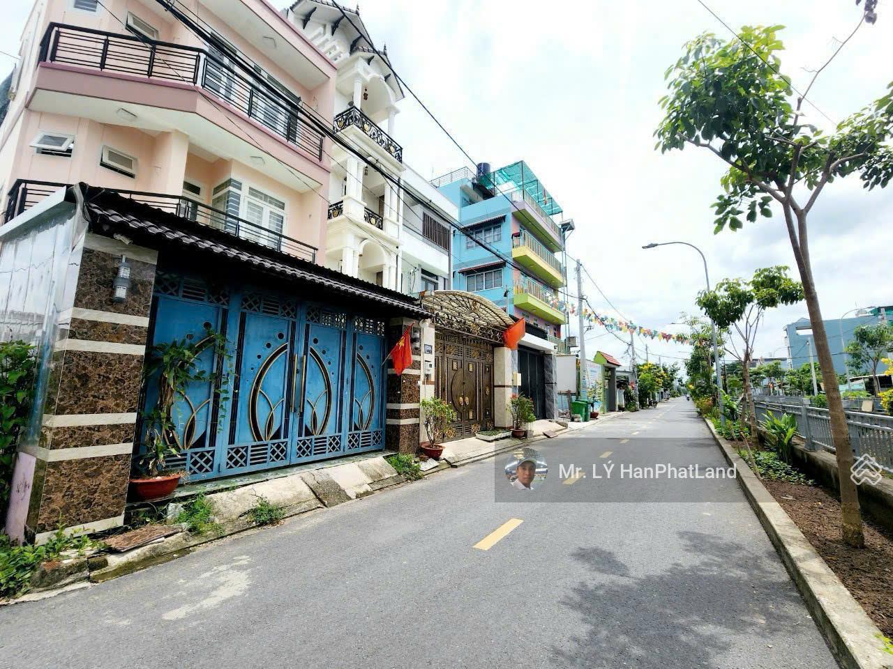 Bán biệt thự view đẹp tại Thạnh Lộc 37, Quận 12, HCM, giá 16,5 tỷ, 243,7m2