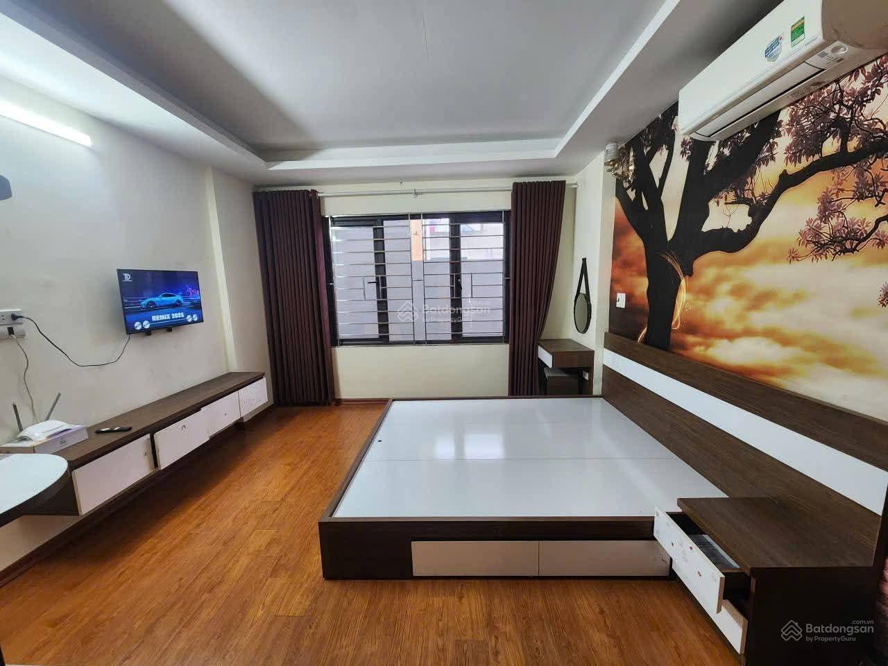 Bán nhà trong đê Yên Nghĩa 5 tầng, ô tô đỗ cửa