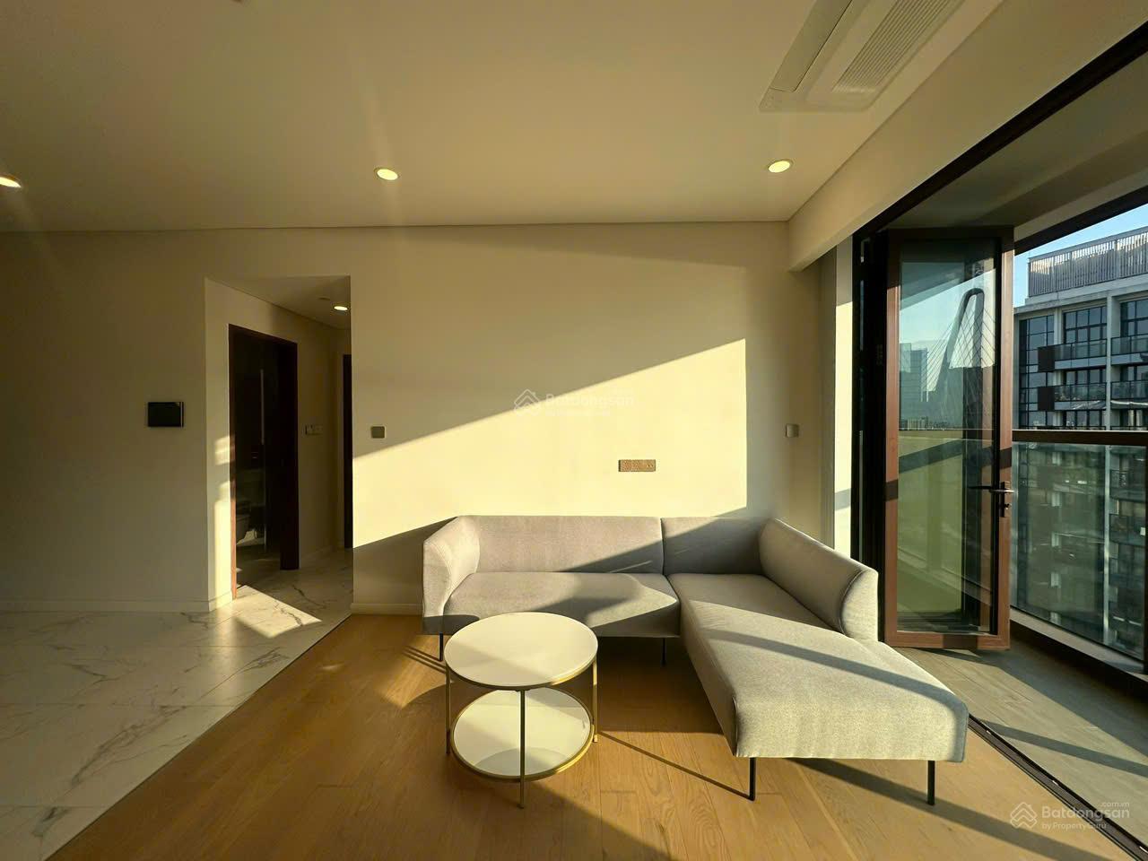 Hot deal cho thuê 2PN view cầu Bason - 77m2 - sẵn 1 ít nội thất. Sẵn Pass xem nhà nhanh