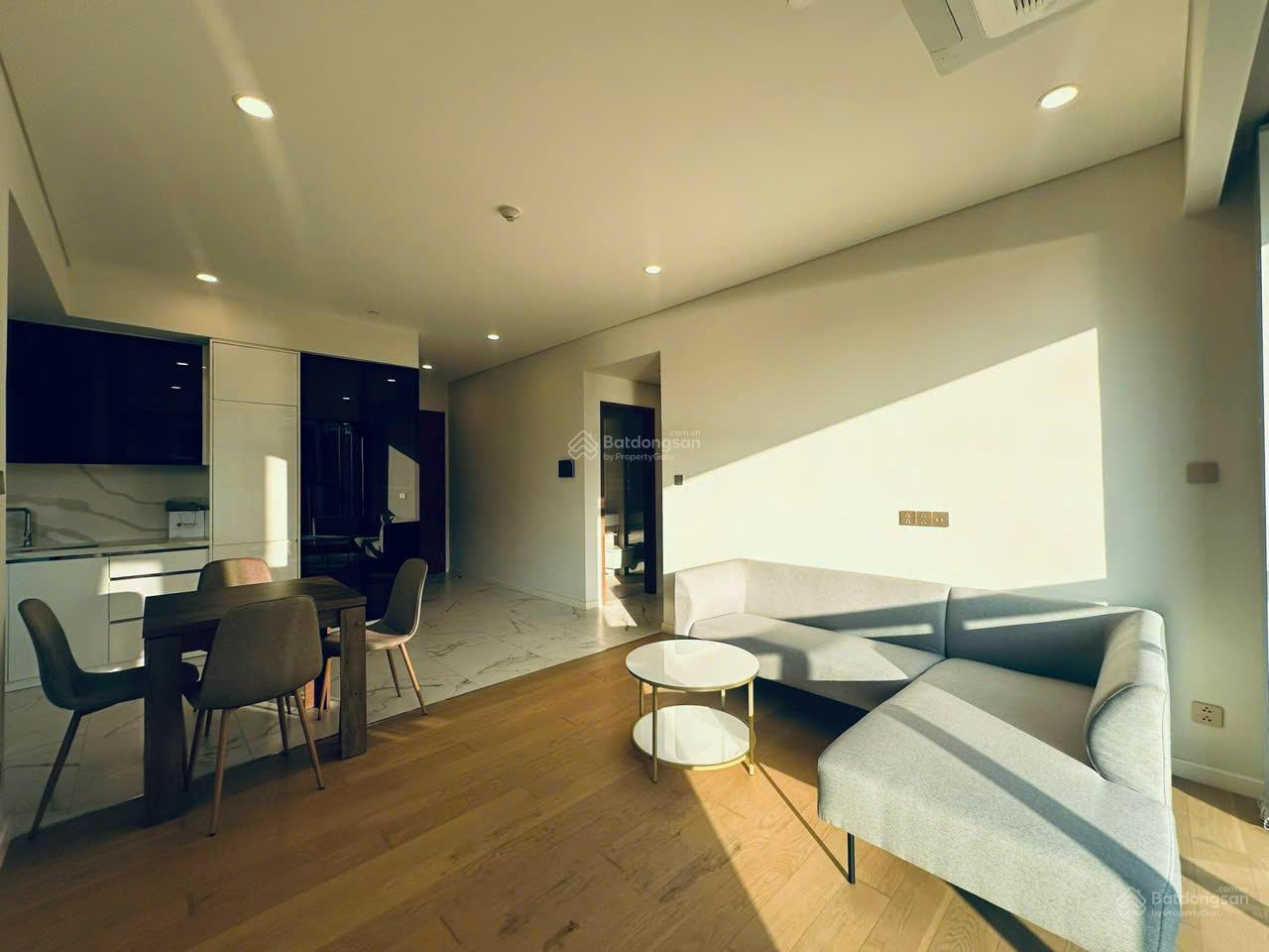 Hot deal cho thuê 2PN view cầu Bason - 77m2 - sẵn 1 ít nội thất. Sẵn Pass xem nhà nhanh