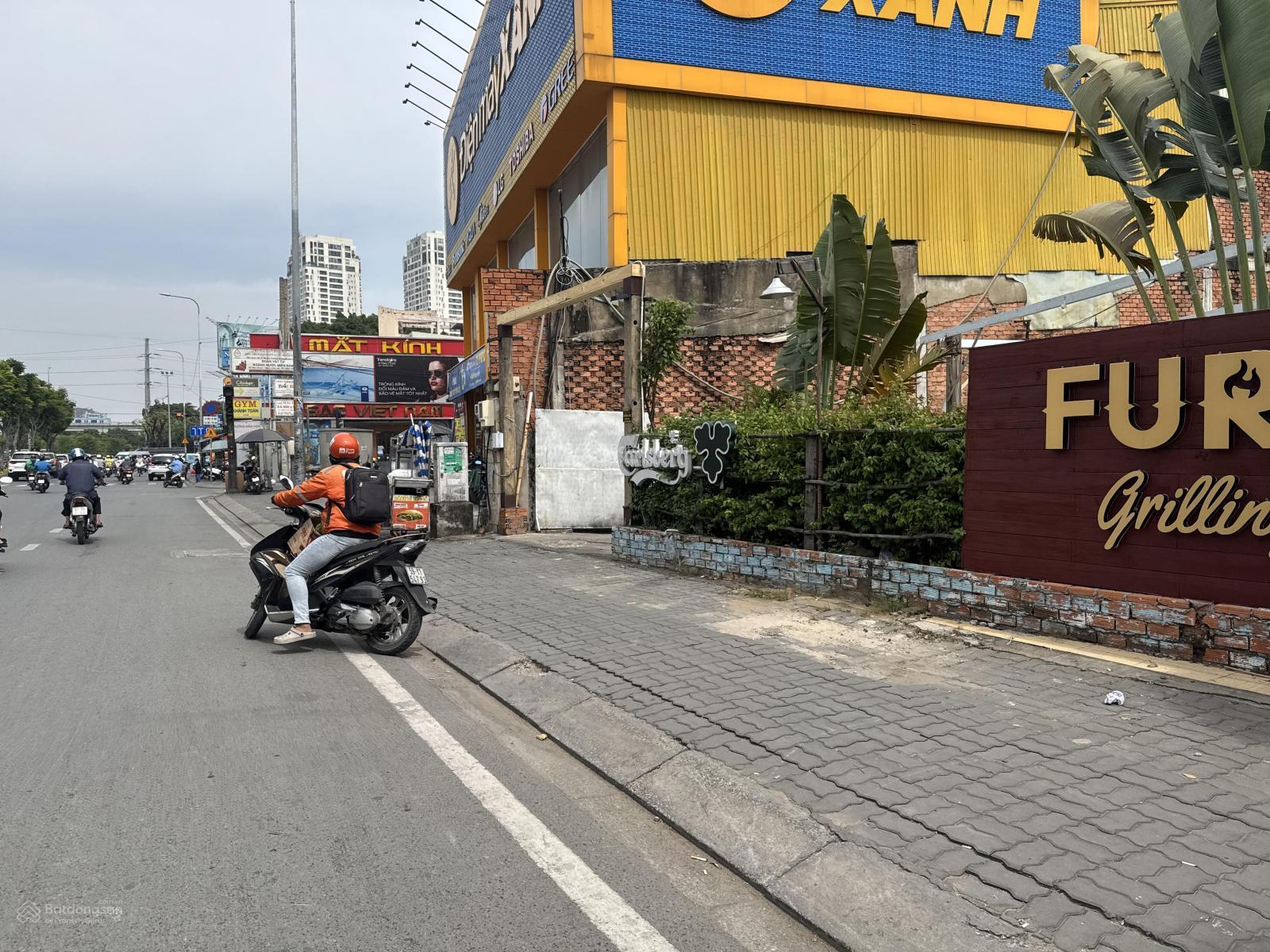 Bán nhà Quận 2- bán khuôn đất 2 mặt đường Trần Não- 16 x 24m- CN 375m2- xây mới hầm 7 tầng-giá 70tỷ