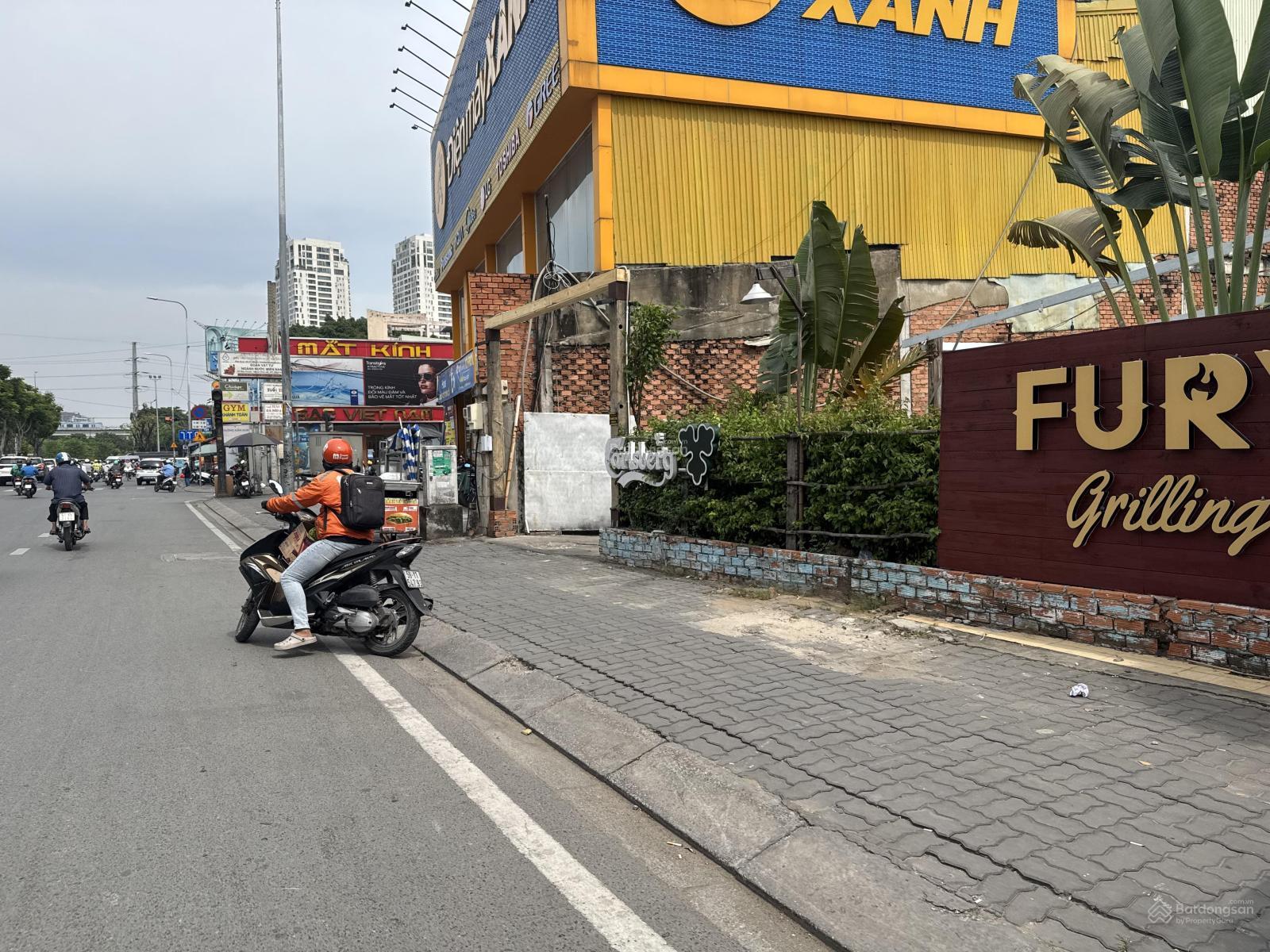 Bán nhà Quận 2- bán khuôn đất 2 mặt đường Trần Não- 16 x 24m- CN 375m2- xây mới hầm 7 tầng-giá 70tỷ