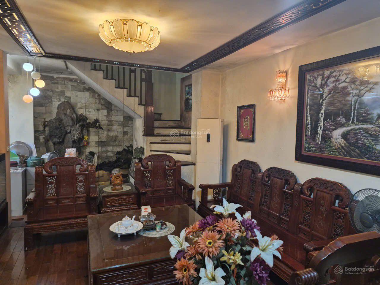 Bán Nhà Riêng tại Thiên Hiền, 42 tỷ, 136 m2, 5 tầng, 8PN, 4WC, mặt tiền 6.5m, pháp lý đầy đủ, ô tô