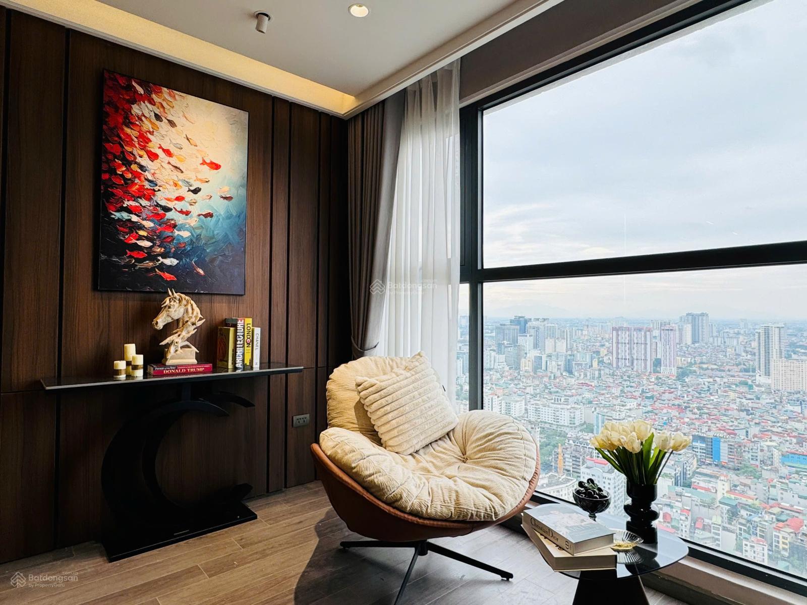 Chính chủ bán CH: 2N-2VS. Dt: 75m. Giá: 6 tỷ. Đc: TTTM TSQ, Mỗ Lao, Hà Đông. Nội thất đầy đủ.