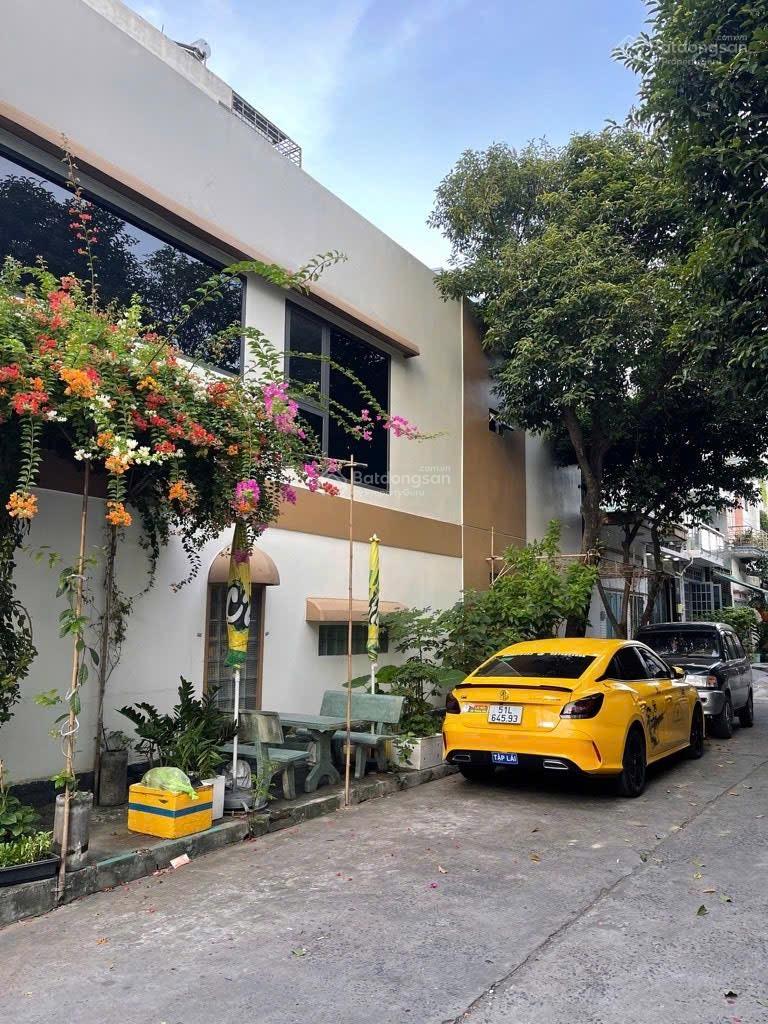 Bán nhà hẻm 8m Lũy Bán Bích 4x16 xây 2 tầng BTCT giá chỉ nhỉnh 8 tỷ