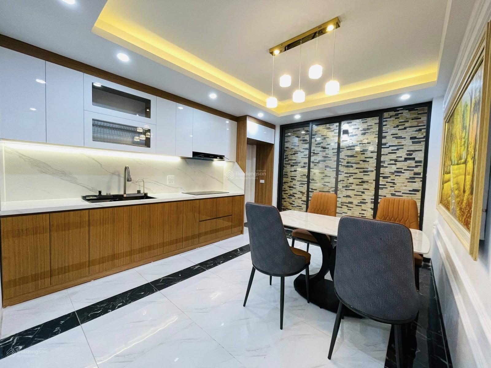 VÍP NHẤT KHƯƠNG HẠ ,NHÀ ĐẸP ĐÓN TÊT ,35/40M 5 TẦNG Ô TÔ ĐỖ CỔNG CÁCH MẶT PHỐ 10 M GIÁ CHỈ 9,8 TỶ