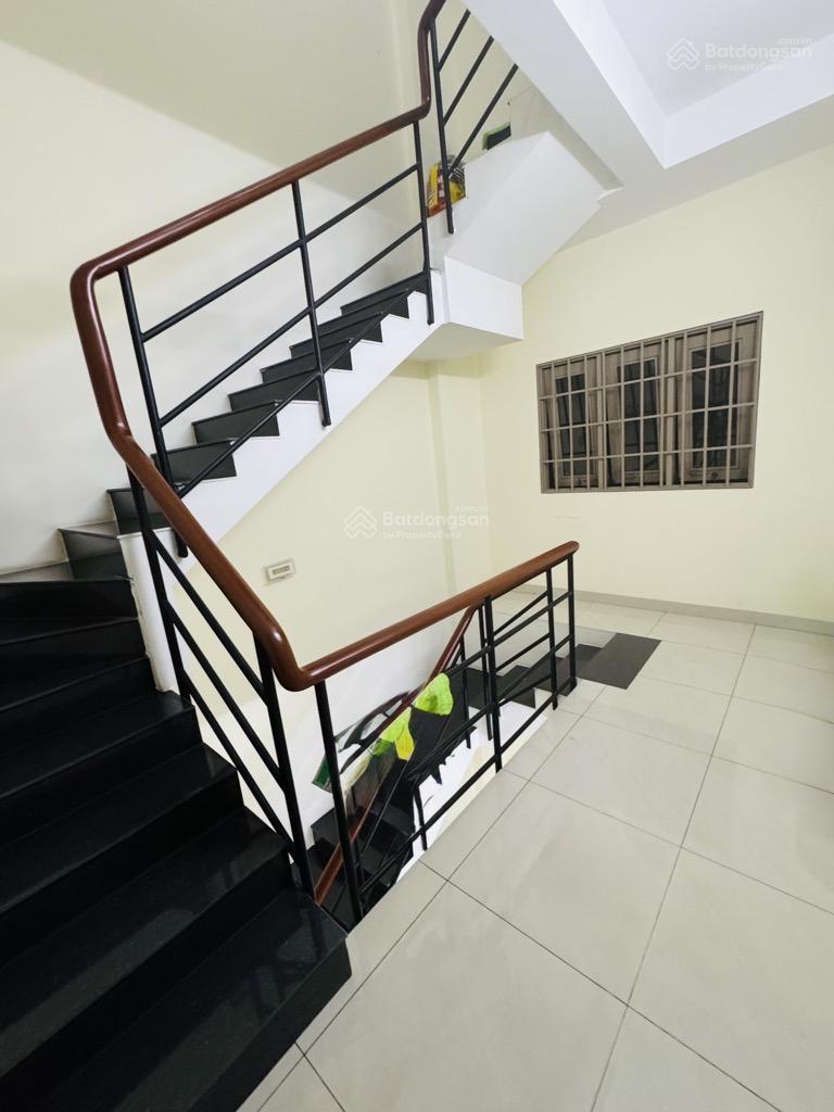 NGÔI NHÀ 5 TẦNG VỊ TRÍ KIM CƯƠNG ĐƯỜNG LÝ THÁI TỔ QUẬN 3 HIẾM CÓ