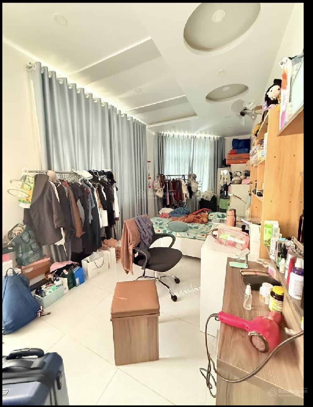 * Bán nhà MTKD gần Nguyễn Thị Thập,đường 10m,Quận 7,6 tầng có Thang Máy,DT:6x10, Giá: 22 Tỷ