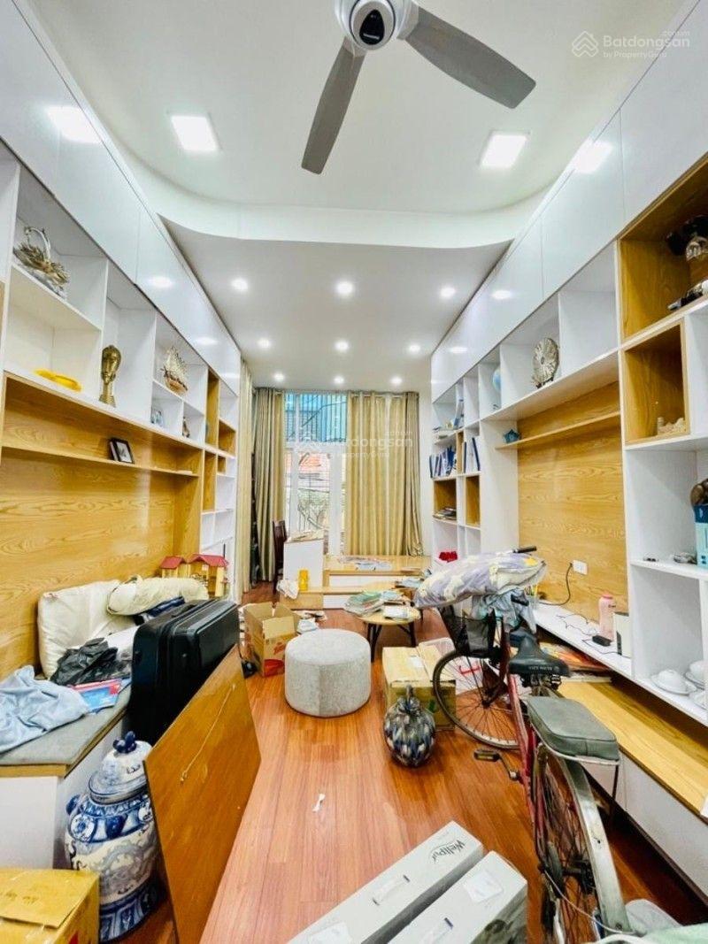 Chính chủ tôi cần bán gấp nhà chùa bộc 5 tầng 4 ngủ,đầy đủ công năng,mặt ngõ kinh doanh, nhà đẹp.