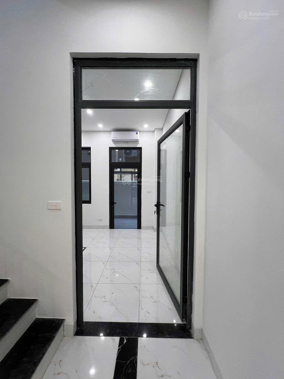 Chủ nhà thiện chí bán căn Thời Đại 60m2, HT 2 tầng, chỉ nhỉnh 9tỷ bao phí rẻ nhất TT hướng Đông N