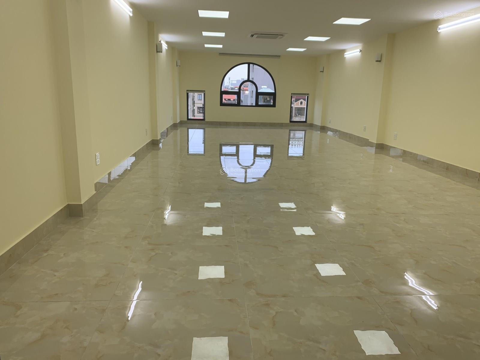 Tôi cho thuê nhà mặt phố vũ phạm hàm cầu giấy,140m * 6 tầng,mặt tiền 6m thông sàn,được làm nhà hàng