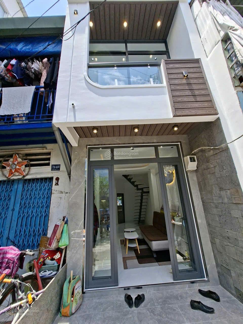 Nhà đẹp 1 trệt 1 lầu đường 100 Bình Thới - 3x8m - 2PN 2WC - Sổ hồng hoàn công đầy đủ