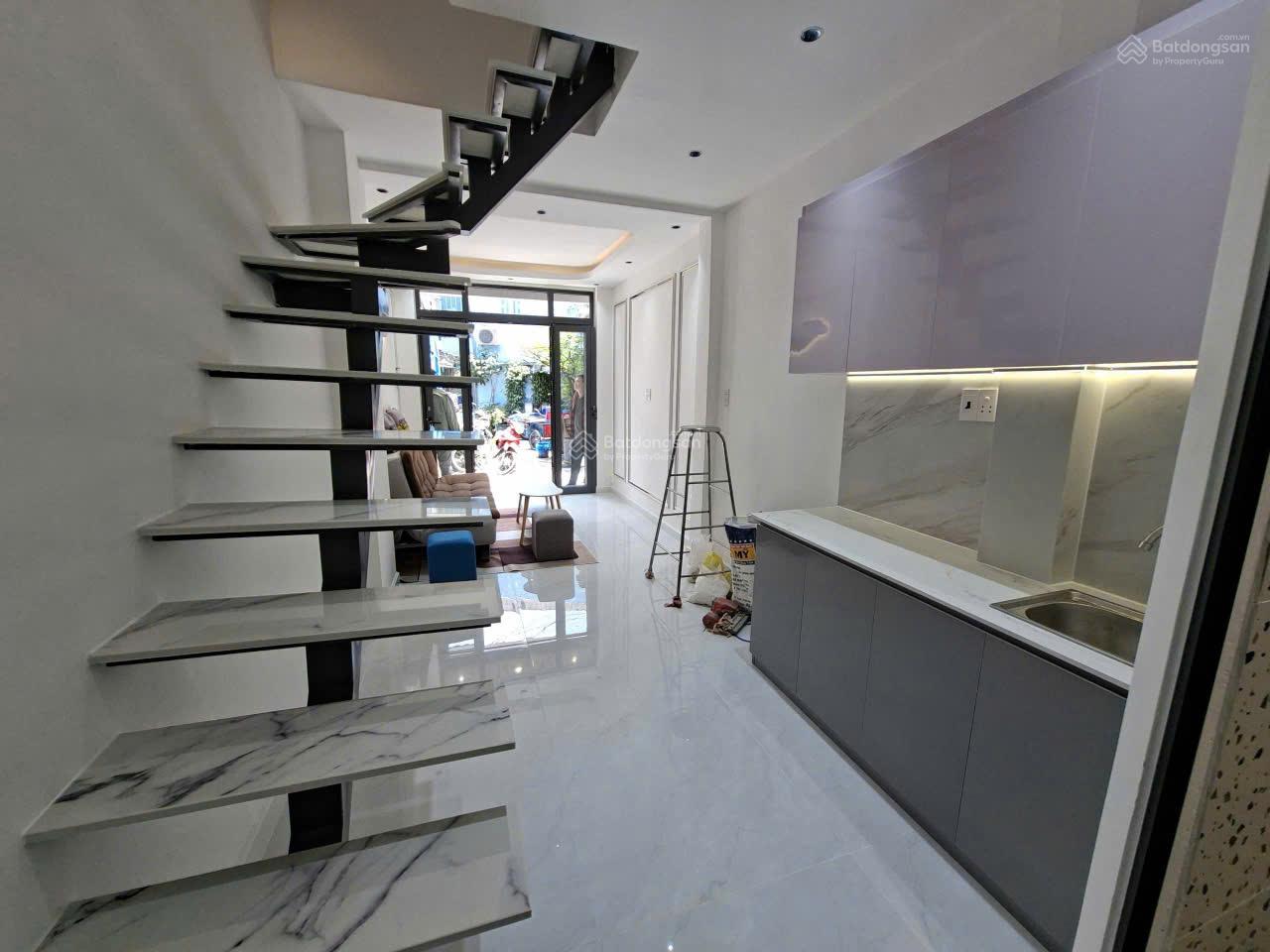 Nhà đẹp 1 trệt 1 lầu đường 100 Bình Thới - 3x8m - 2PN 2WC - Sổ hồng hoàn công đầy đủ