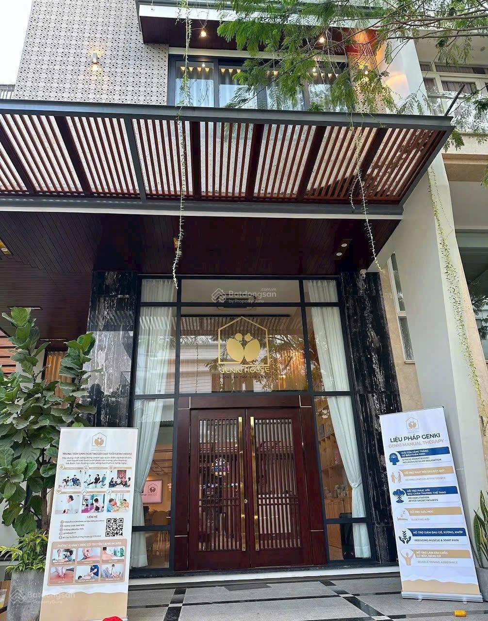 Bán nhà phố góc công viên khu kinh doanh sầm uất - 8x18.5m - 60 tỷ TL