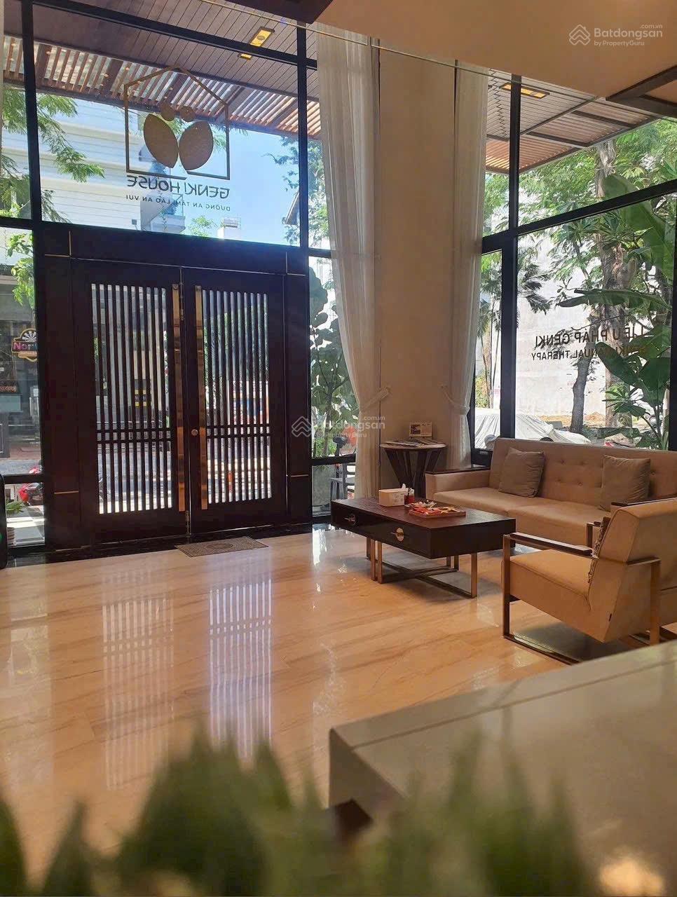 Bán nhà phố góc công viên khu kinh doanh sầm uất - 8x18.5m - 60 tỷ TL