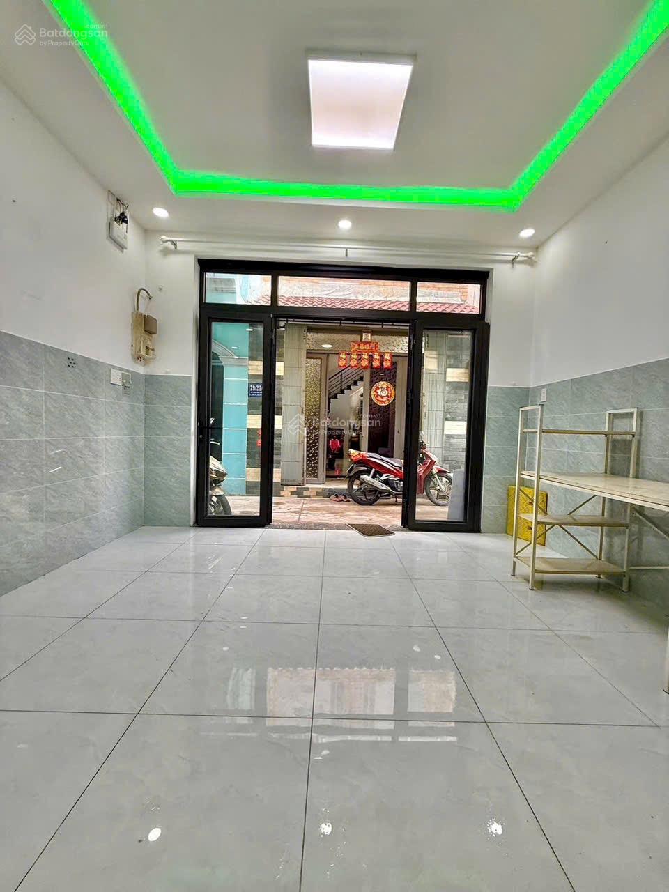 Chủ hạ 300tr bán gấp nhà 3 tầng đẹp lung linh ngay Aeon Tân Phú 4PN 3WC giá chỉ 4 tỷ 250 bớt lộc