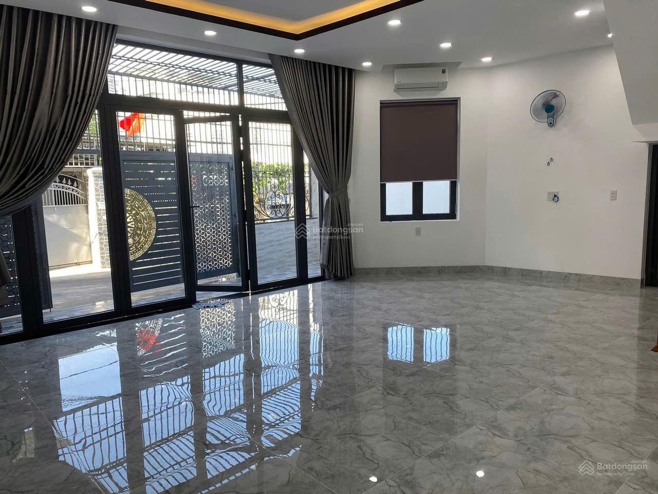 Nhà GÓC 2 MẶT THOÁNG, 3 tầng Mai An Tiêm _ gần ĐH NHA TRANG, Sẵn dòng tiền cho thuê Giá : 7,250 tỷ